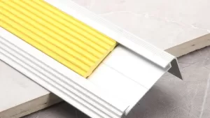 Remate de escalera en forma de L de aleación de aluminio con EPDM