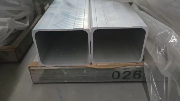 Sección de caja grande de aluminio