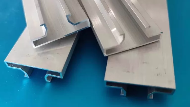 Aluminum Slatwall Inserts (8)