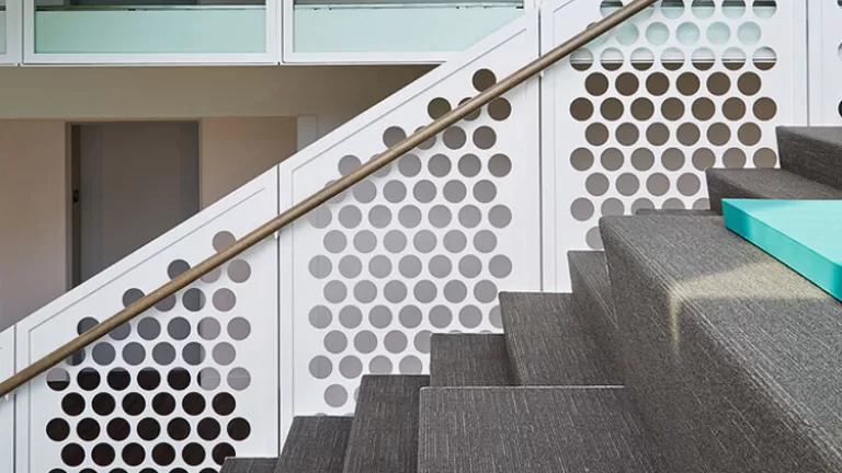 Aluminum stair railing(4)